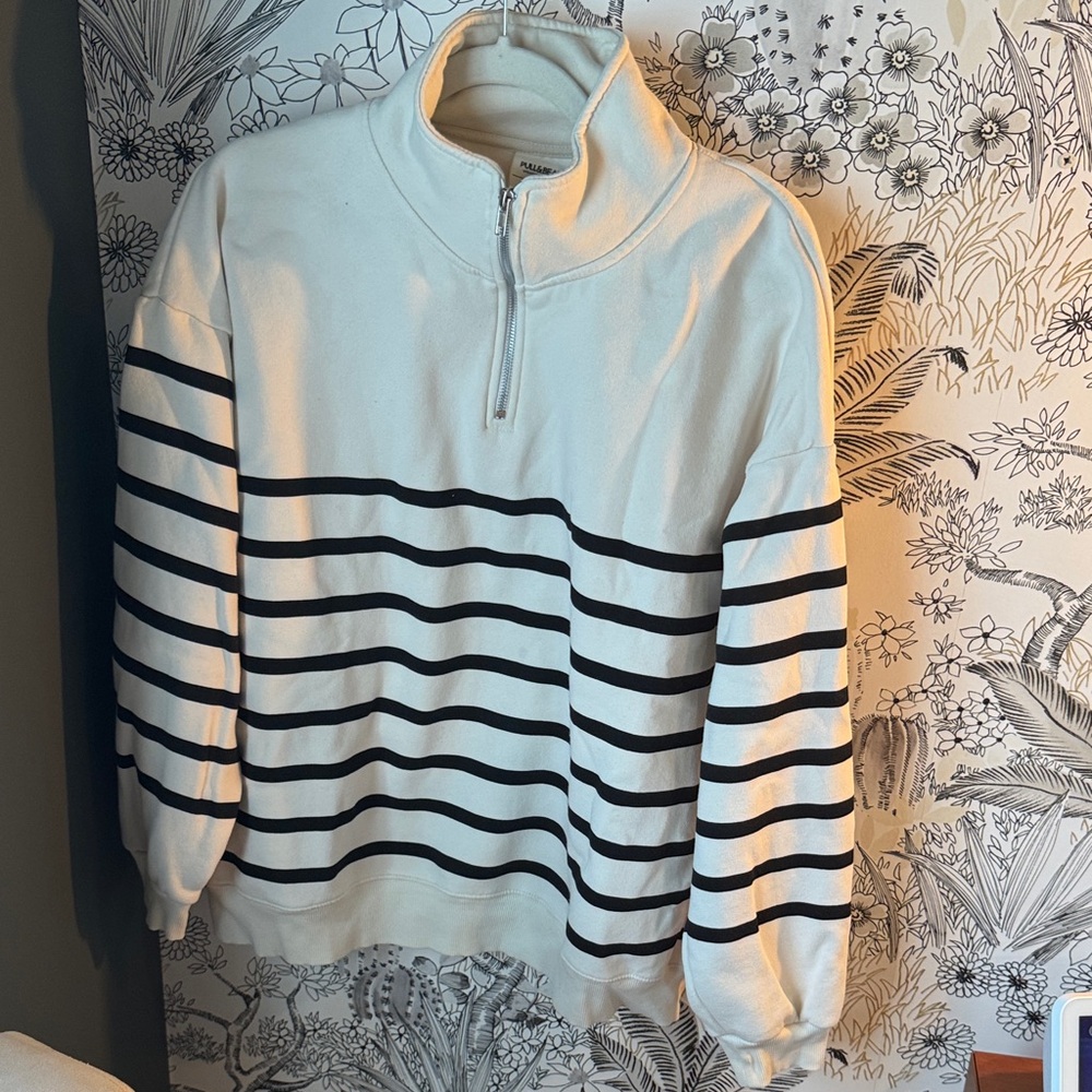 Pull&Bear White Quarter-Zip Sweatshirt with Black Stripes